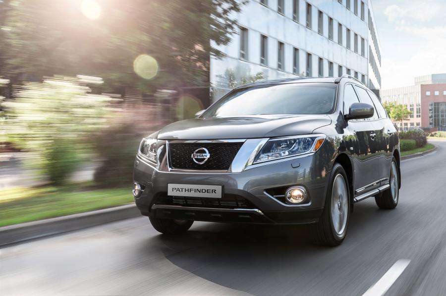  Nissan Pathfinder Hybrid 2015 года  (фото 6 из 29)